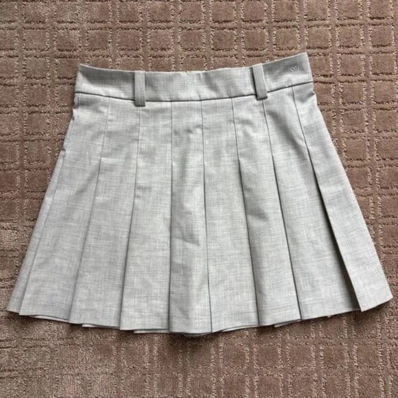 Aritzia Mini Skirt Size 8 - Picture 1 of 3